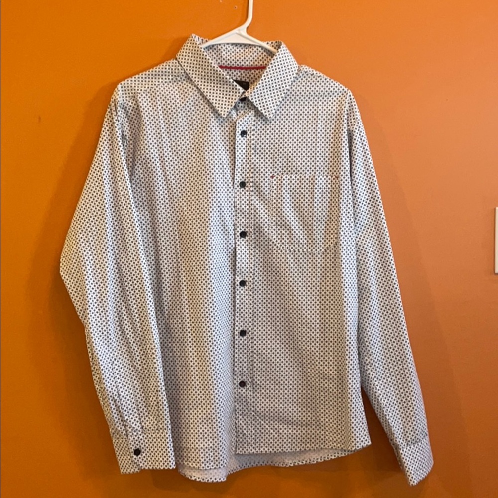 Hillcrest White Pattern Button Up